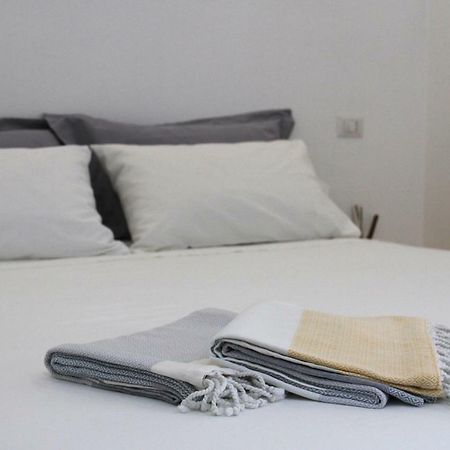 Loft 52 Apartment มาร์เกริตา ดิ ซาวอยา ภายนอก รูปภาพ